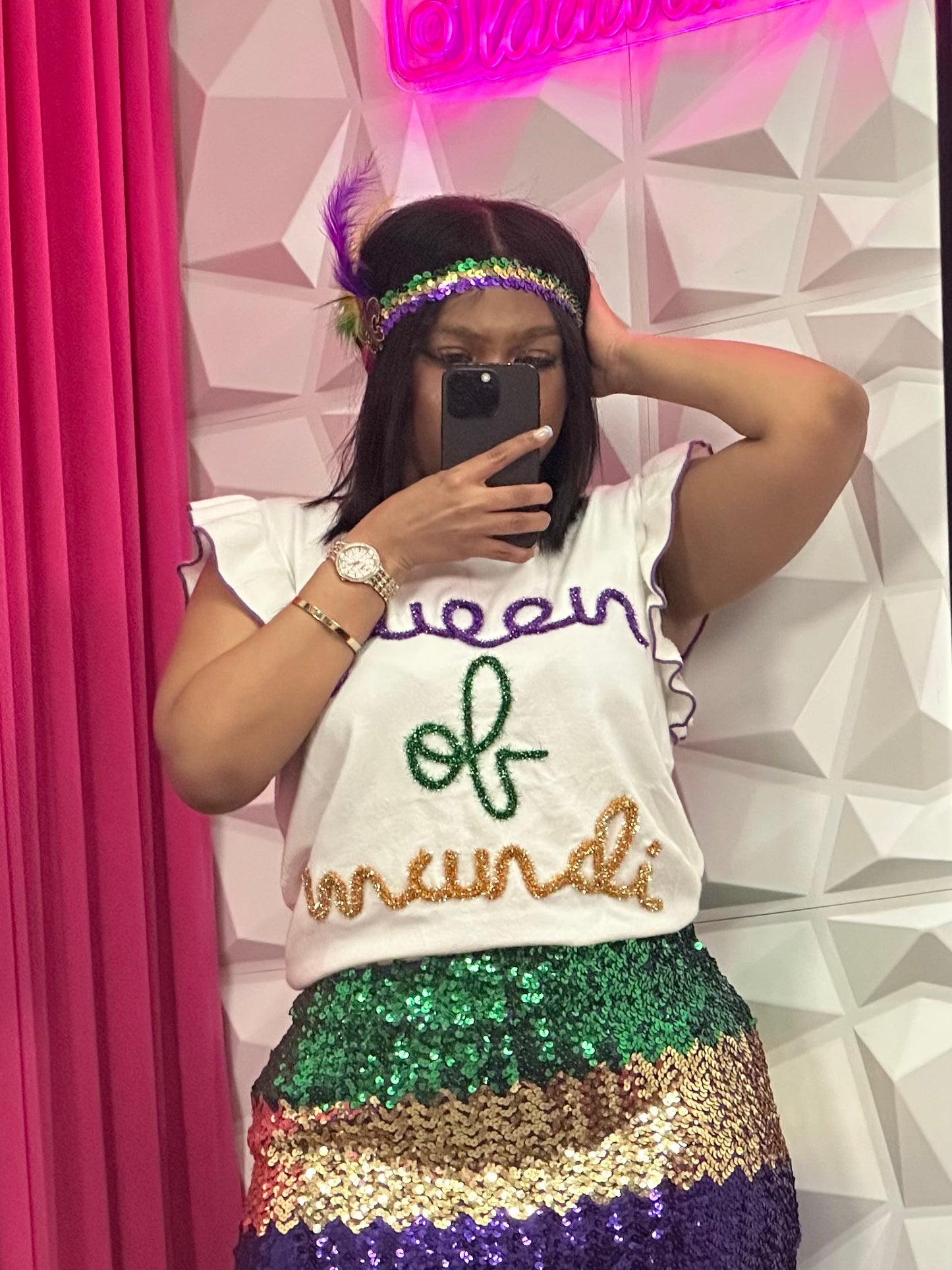 Queen MG Sweater-White